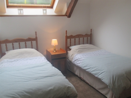 Graianog Farmhouse Annexe twin bedroom