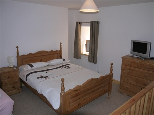 Graianog Farmhouse Annexe double bedroom